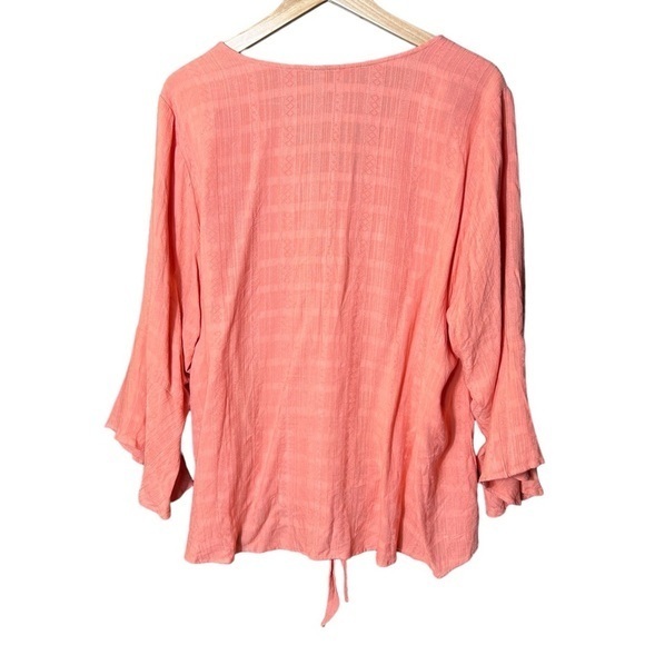 Torrid Coral Textured Woven Tie Front Bell Sleeve‎ V Neck Top 4X - Picture 5 of 7